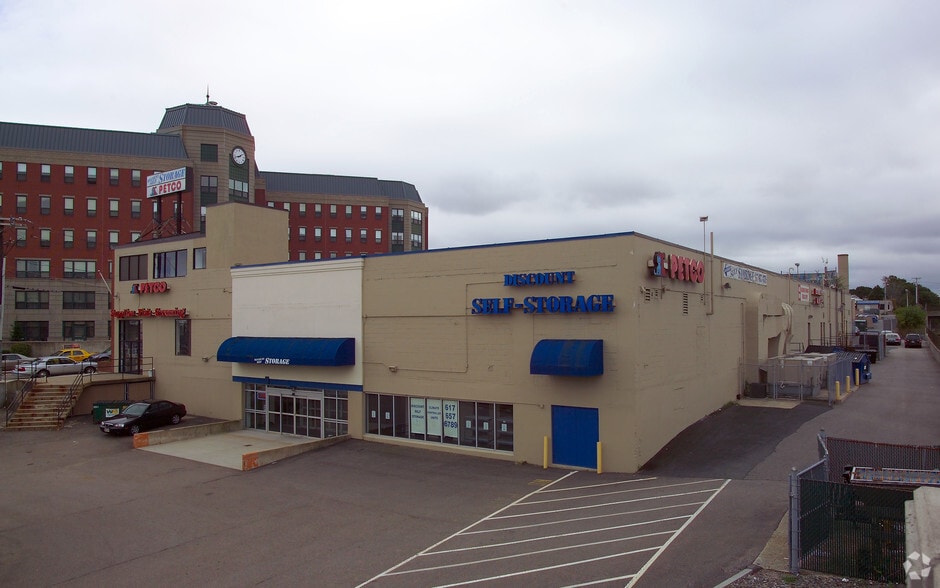 More Photos Of 153-205 Parkingway St, Quincy Storefront For Lease