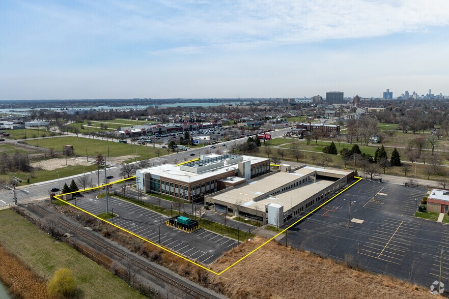 More Photos Of 11411 E Jefferson Ave, Detroit Office For Sale