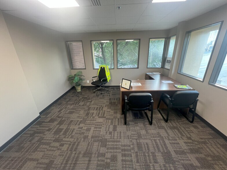 More Photos Of 300 3rd Ave SE, Rochester Coworking Space