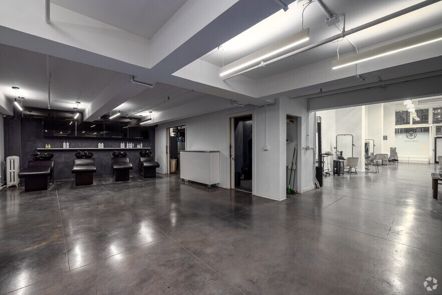 More Photos Of 150 W 30th St, New York Office For Lease