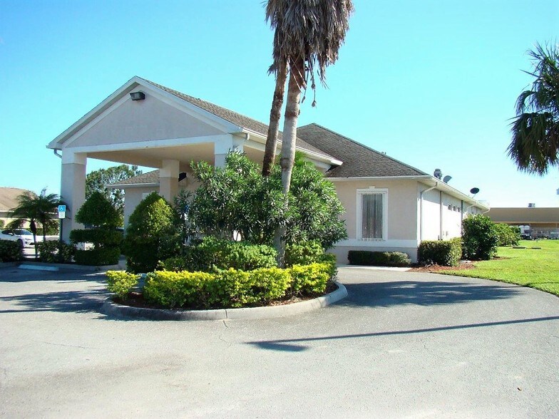 More Photos Of 332 SW 32nd St, Okeechobee Medical For Sale