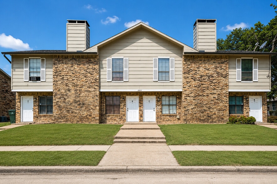 Primary Photo Of 2813 Wimbledon Ct, Garland Apartments For Sale
