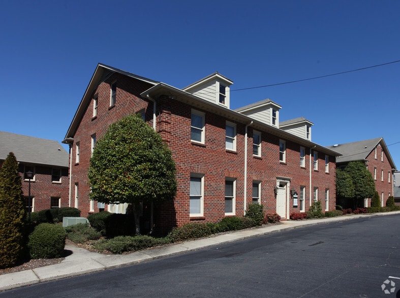 More Photos Of 4728 Park Rd, Charlotte Coworking Space