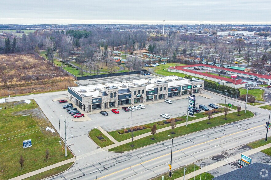 More Photos Of 8685 Lundy's Ln, Niagara Falls General Retail For Lease