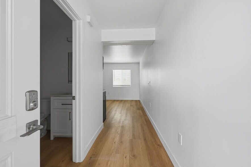 More Photos Of 2005 Highland Ave, National City Apartments For Sale