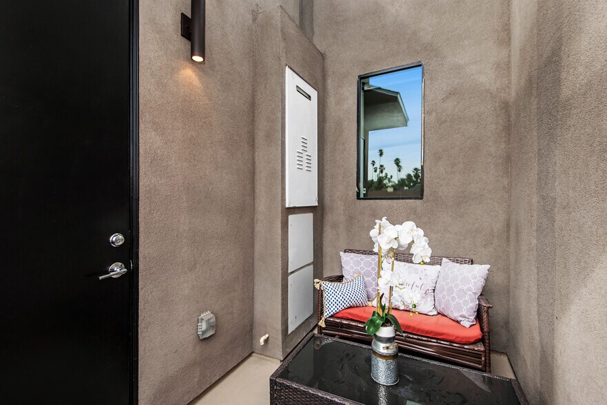 More Photos Of 644 N Normandie Ave, Los Angeles Apartments For Sale