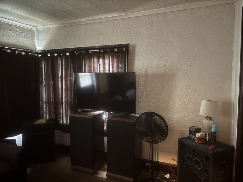 More Photos Of 1447 W Delaware Ave, Toledo Apartments For Sale