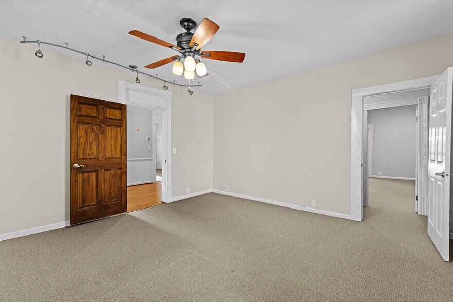 More Photos Of 90 E Moreno St, Buford Office Residential For Sale