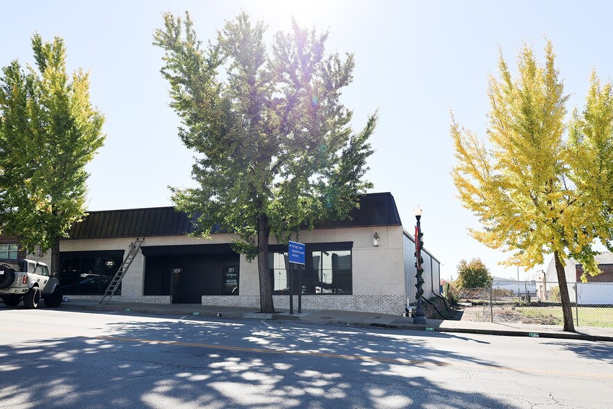 More Photos Of 311 Main St, Murfreesboro Office Residential For Lease