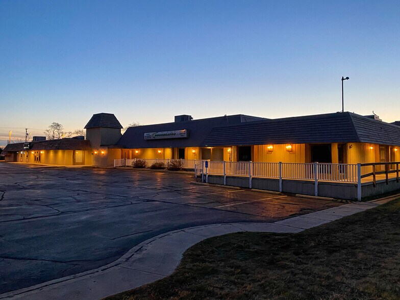 More Photos Of 2006-2024 S Airport Rd W, Traverse City Freestanding For Lease