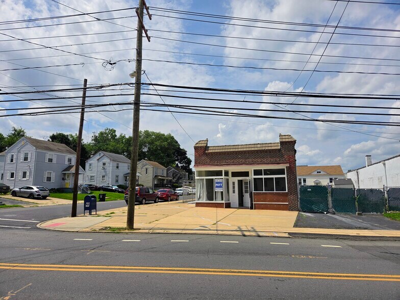 More Photos Of 1125 Prospect St, Ewing Storefront Retail Residential For Lease