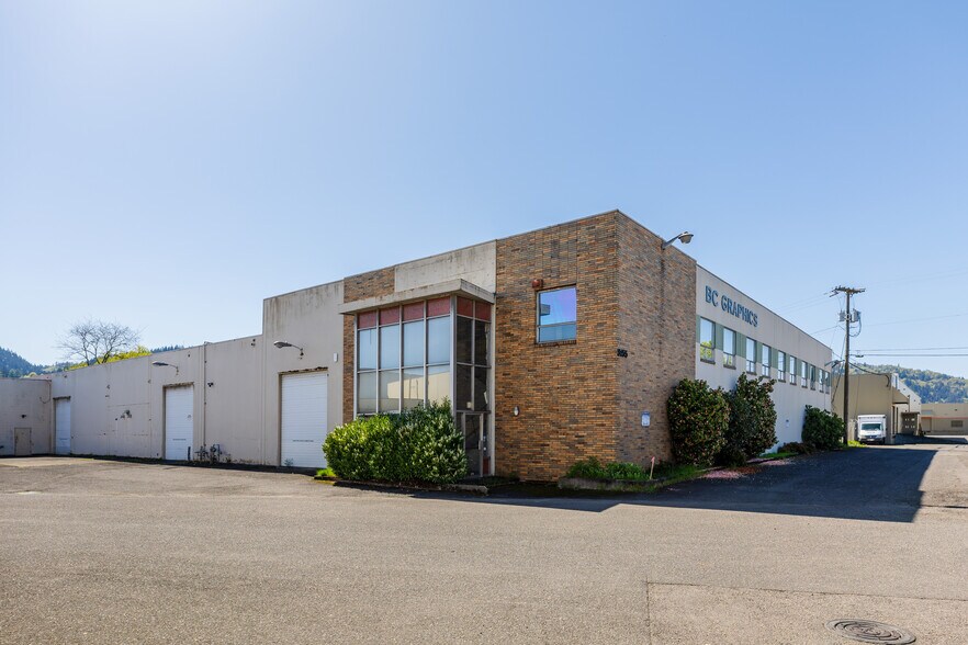 More Photos Of 3155 NW Yeon Ave, Portland Warehouse For Sale