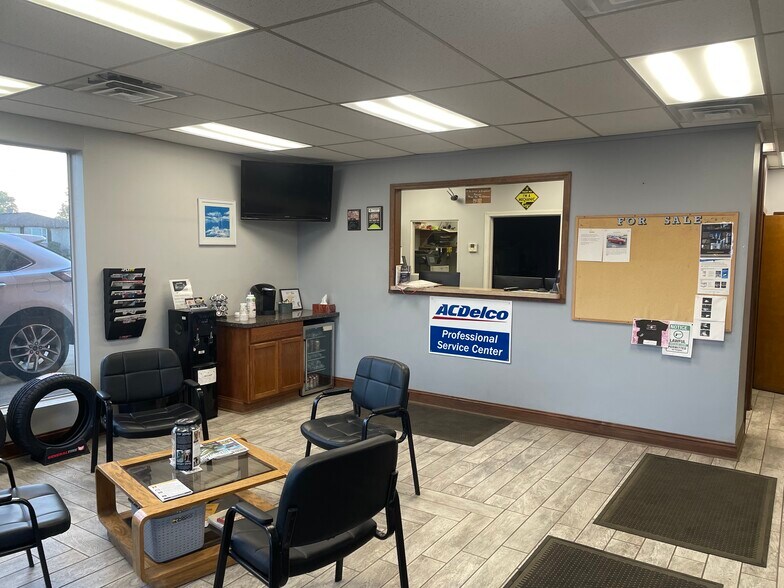 More Photos Of 2255 George Urban Blvd, Depew Auto Repair For Sale
