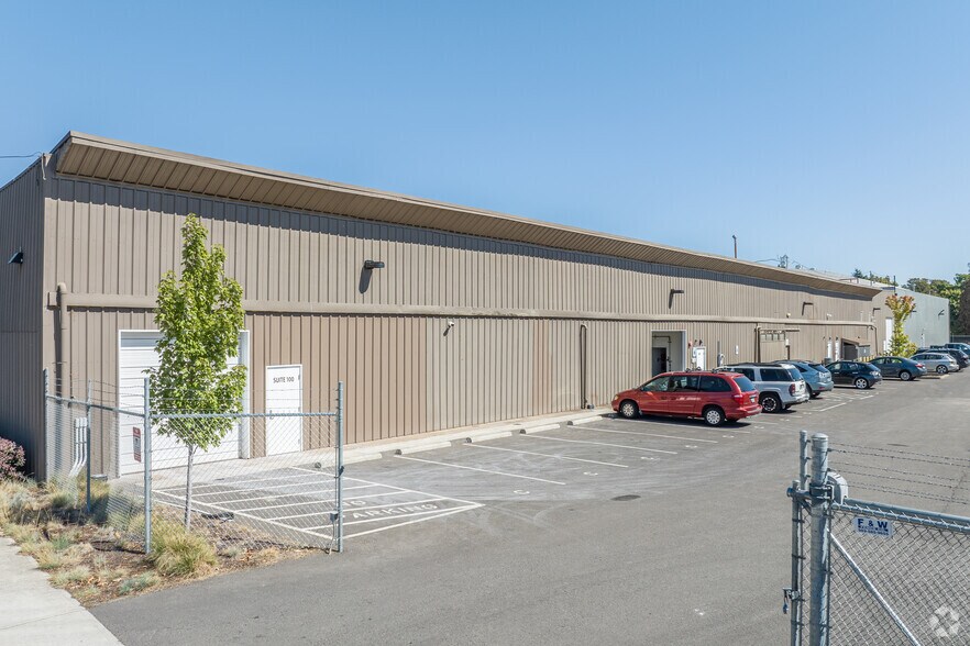 More Photos Of 560 21st St SE, Salem Manufacturing For Lease