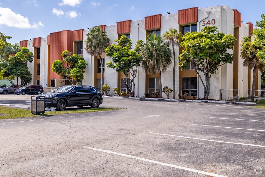 More Photos Of 540 NW 165th St, Miami Office For Lease
