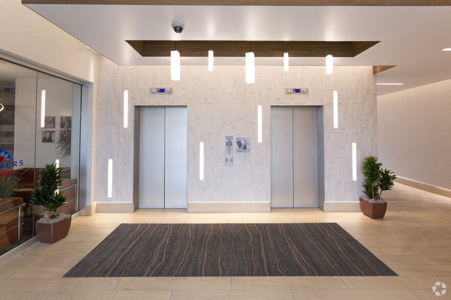 More Photos Of 4401 N Atlantic Ave, Long Beach Office For Lease