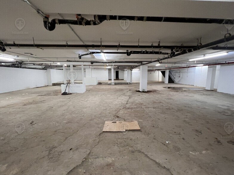 More Photos Of 601 Eighth Ave, New York Storefront For Lease