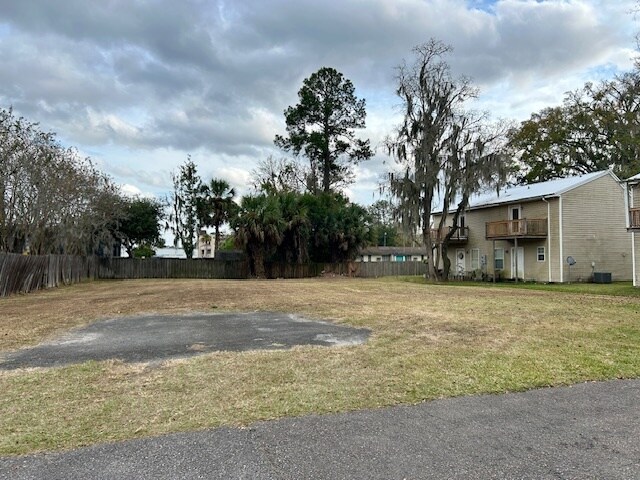 More Photos Of 45390 Green Ave, Callahan Office For Sale