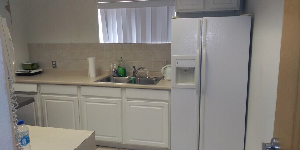 More Photos Of 671 Pennington Ave, Trenton Office For Sale