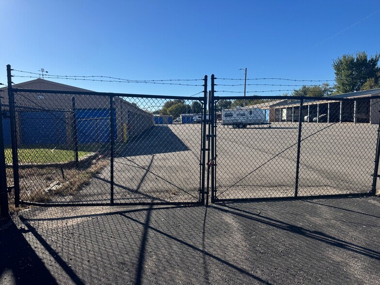 More Photos Of 3401 N Hillside Ave, Wichita Land For Lease