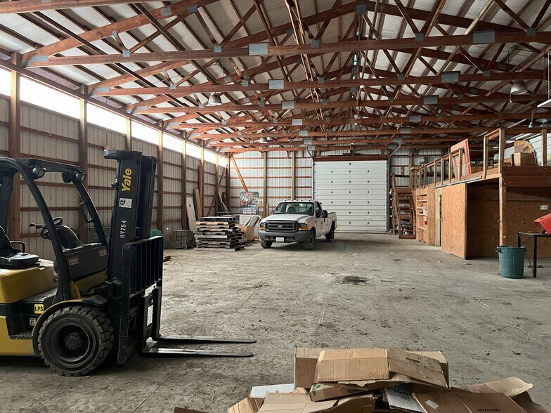 More Photos Of 653 Home Rd N, Mansfield Warehouse For Sale