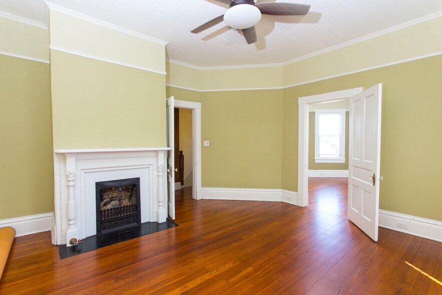 More Photos Of 921 N Palafox St, Pensacola Office For Sale