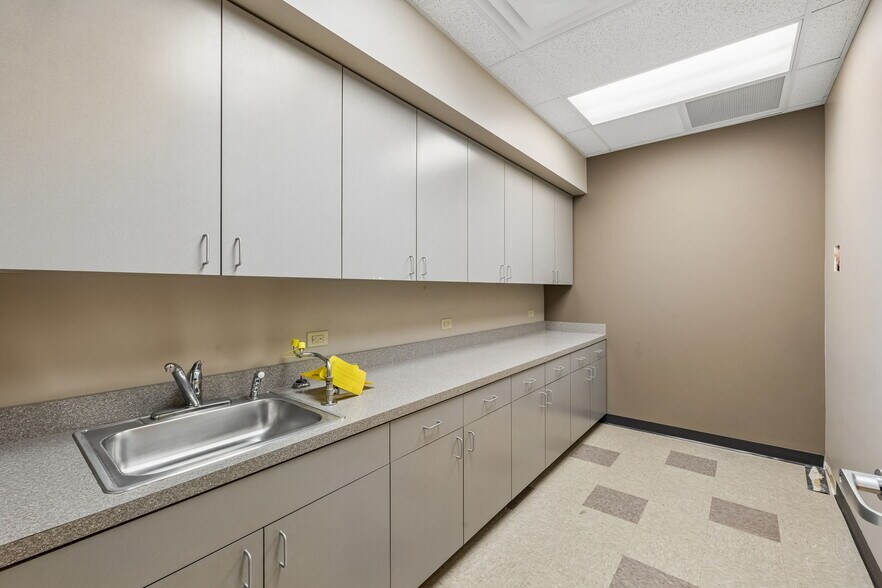 More Photos Of 1718 Charlotte Ave, Nashville Medical For Lease