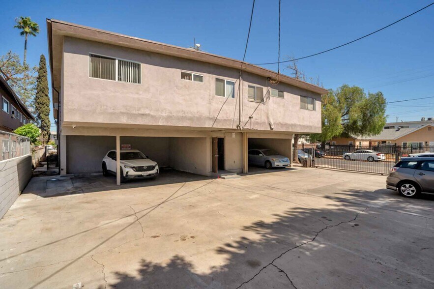 More Photos Of 11936 Hart St, North Hollywood Apartments For Sale