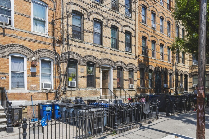 More Photos Of 439 Bleecker St, Brooklyn Multifamily For Sale