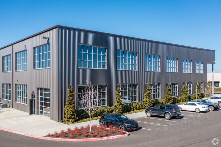 More Photos Of 11501 SW Amu St, Tualatin Manufacturing For Sale