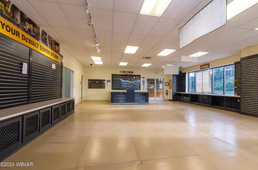 More Photos Of 6124 US Highway 15, Montgomery Warehouse For Lease