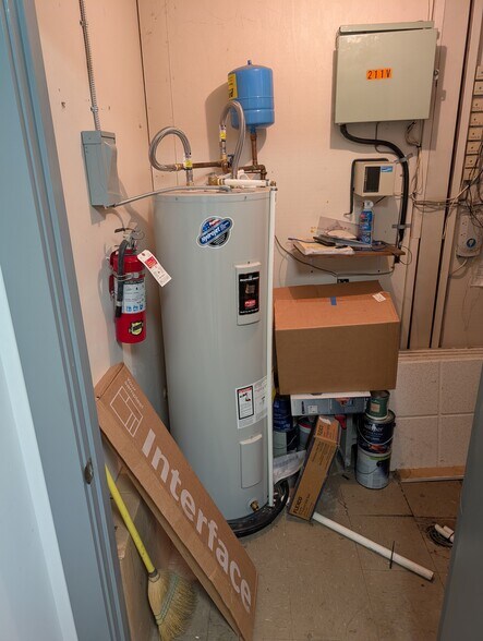 More Photos Of 4085 Pepperell Way, Dublin Distribution For Sale