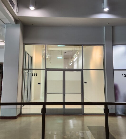 More Photos Of 1458 S San Pedro St, Los Angeles Freestanding For Sale