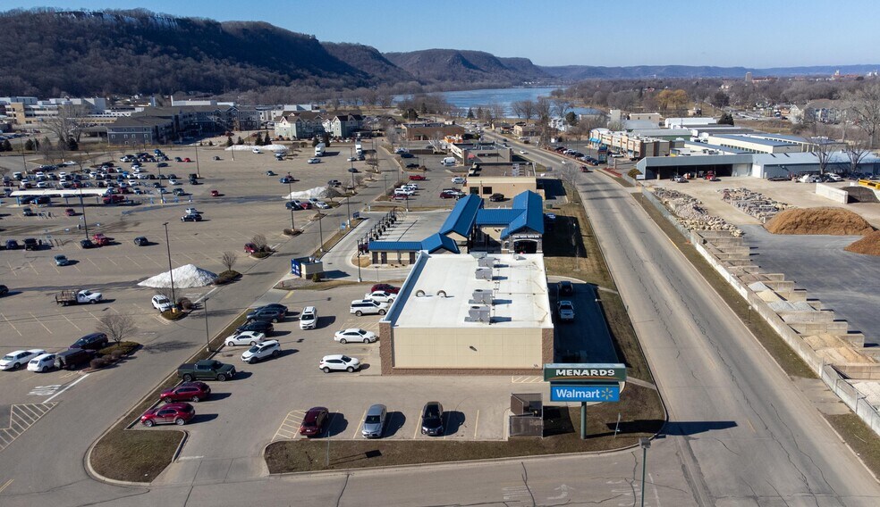 More Photos Of 1035 Frontenac Dr, Winona Storefront For Sale