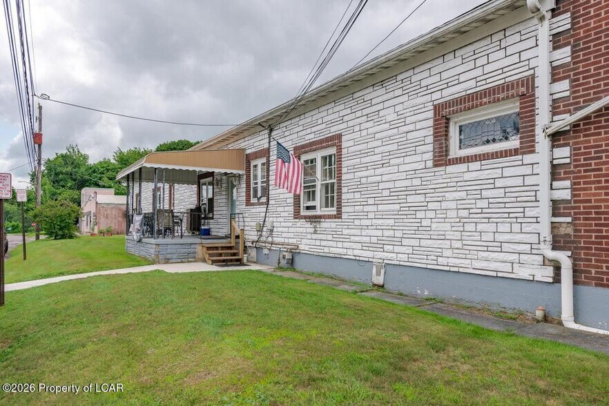 More Photos Of 205 S Poplar St, Hazleton Freestanding For Sale