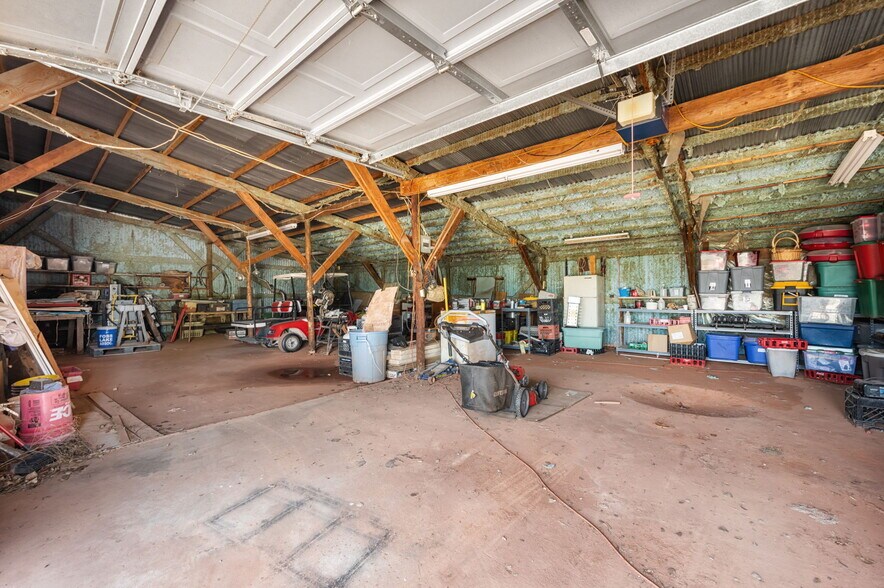 More Photos Of 10277 N 2130 Rd, Foss Convenience Store For Sale