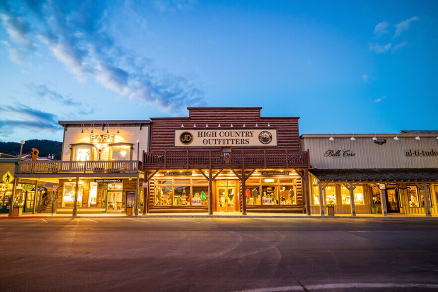 More Photos Of 50 E Broadway Ave, Jackson Storefront For Lease