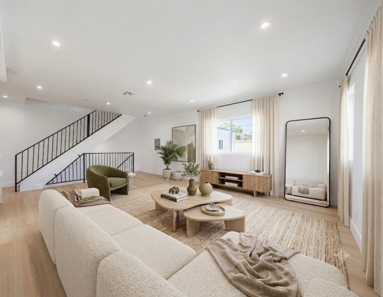 More Photos Of 2938 S Sycamore Ave, Los Angeles Apartments For Sale