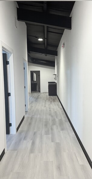 More Photos Of 32611 Tamina Rd, Magnolia Showroom For Sale