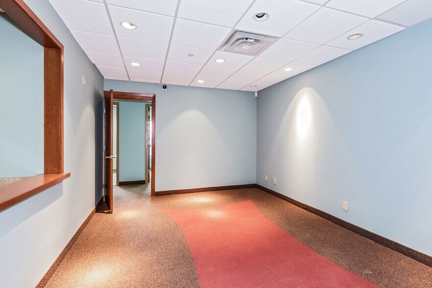 More Photos Of 7300 France Ave S, Edina Medical For Sale
