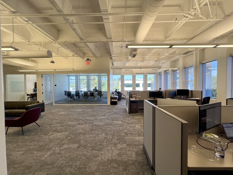More Photos Of 3130 Wilshire Blvd, Santa Monica Office For Lease