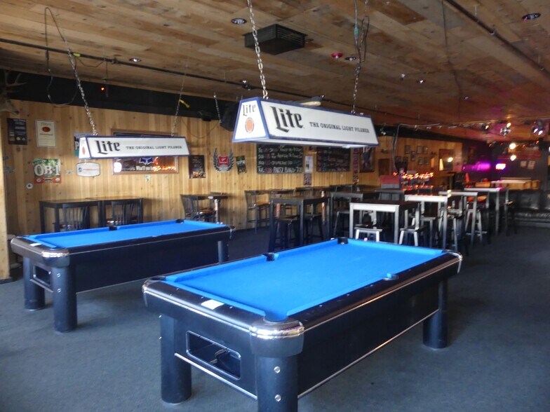 More Photos Of 304 E Lake St, McCall Bar For Sale