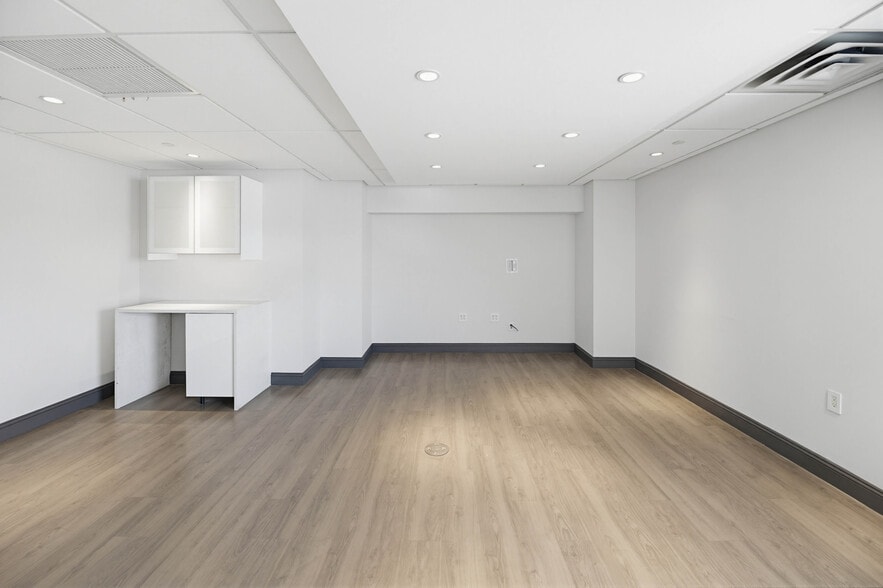 More Photos Of 83 Broad Ave, Fairview Warehouse For Lease