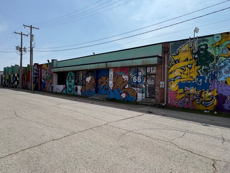 More Photos Of 800-816 E 1st St, Tulsa Flex For Lease