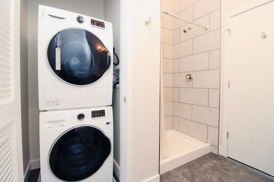 More Photos Of 1707 Eastern Ave, Baltimore Apartments For Lease