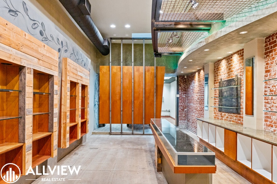 More Photos Of 265 Forest Ave, Laguna Beach Freestanding For Lease