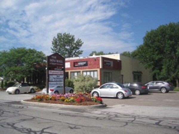 More Photos Of 544 Highgate Commons Rd, Saint Albans Freestanding For Lease