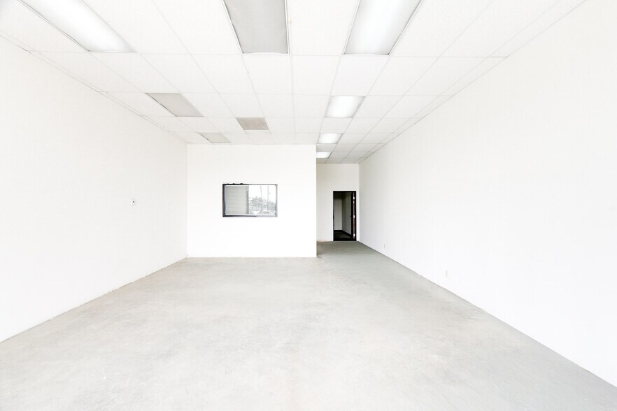 More Photos Of 1155-1245 Huntington Dr, Duarte Unknown For Lease