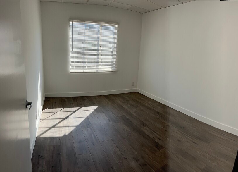 More Photos Of 1510-1512 11th St, Santa Monica Telecom Hotel Data Hosting For Lease