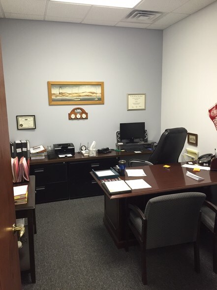 More Photos Of 501 W Colfax St, Palatine Medical For Lease